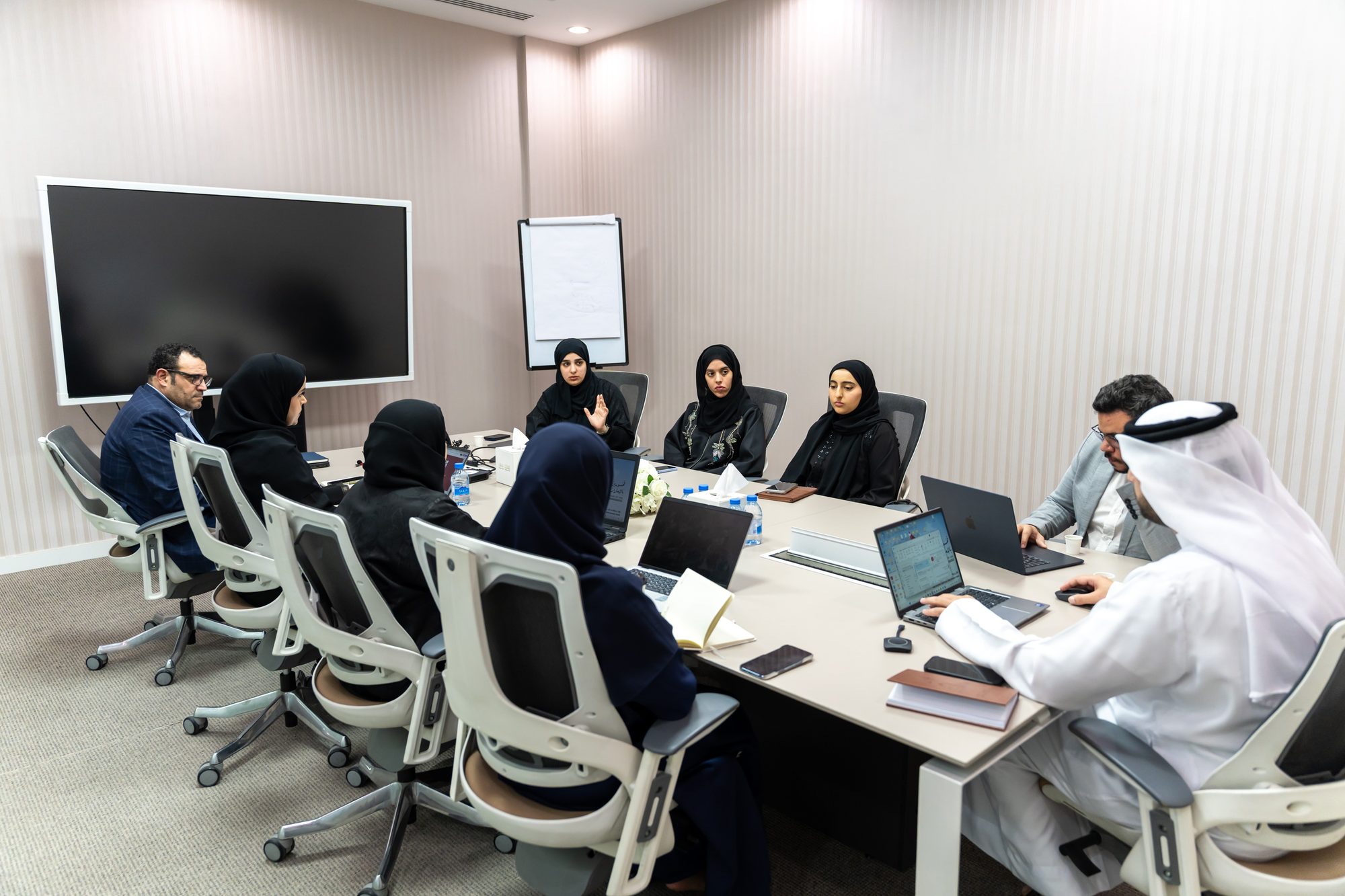 اجتماع التنسيق المسبق لإعداد الخطة المالية 2027-2029 مع المجلس التنفيذي ودائرة الموادر البشرية ودائرة عجمان الرقمية