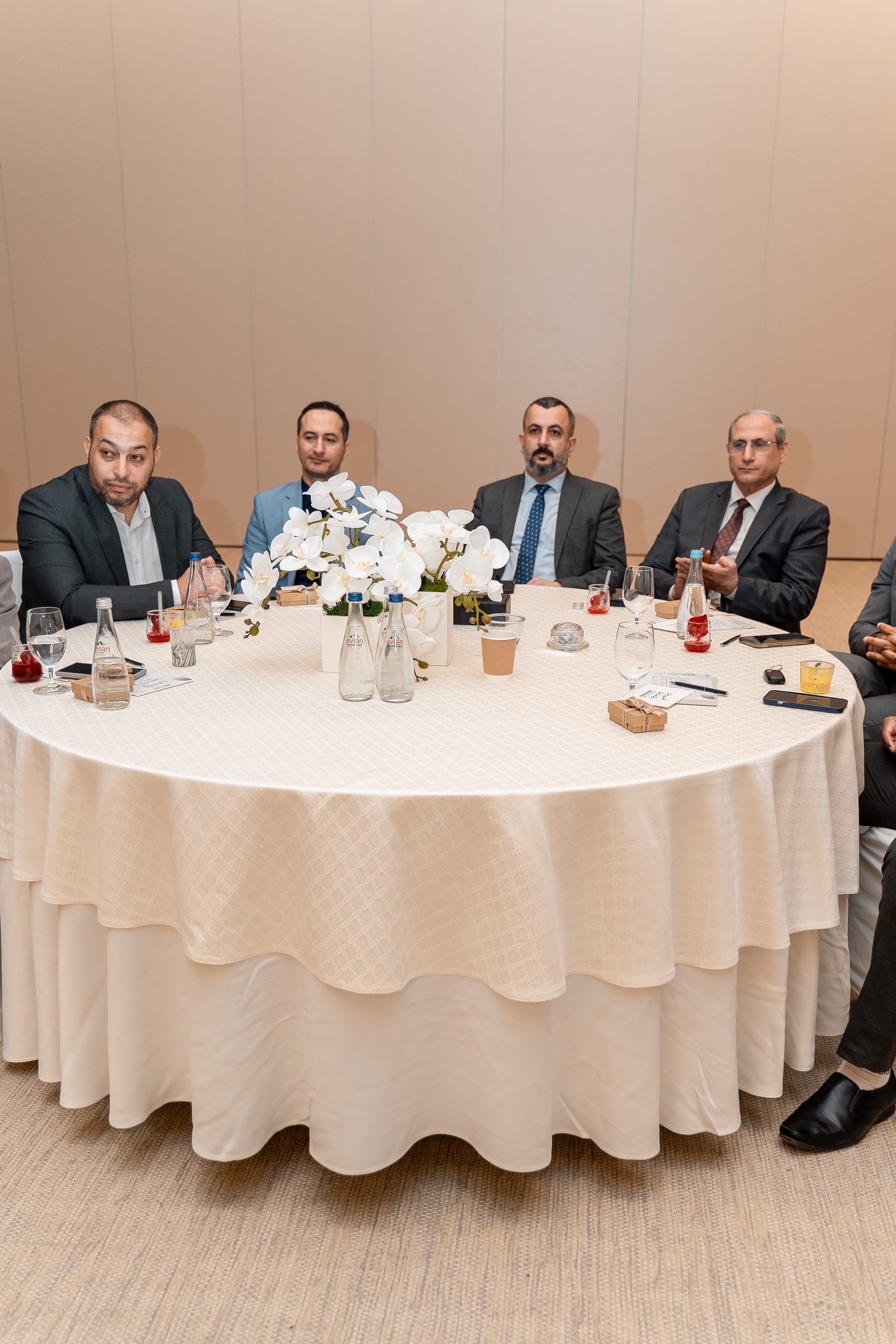 لقاء الموظفين