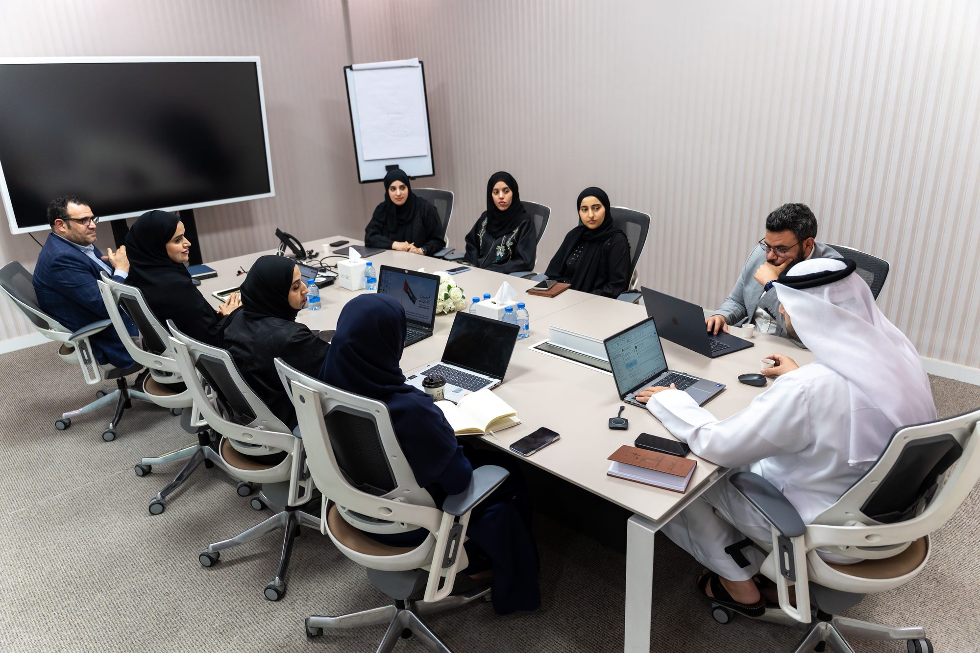اجتماع التنسيق المسبق لإعداد الخطة المالية 2027-2029 مع المجلس التنفيذي ودائرة الموادر البشرية ودائرة عجمان الرقمية