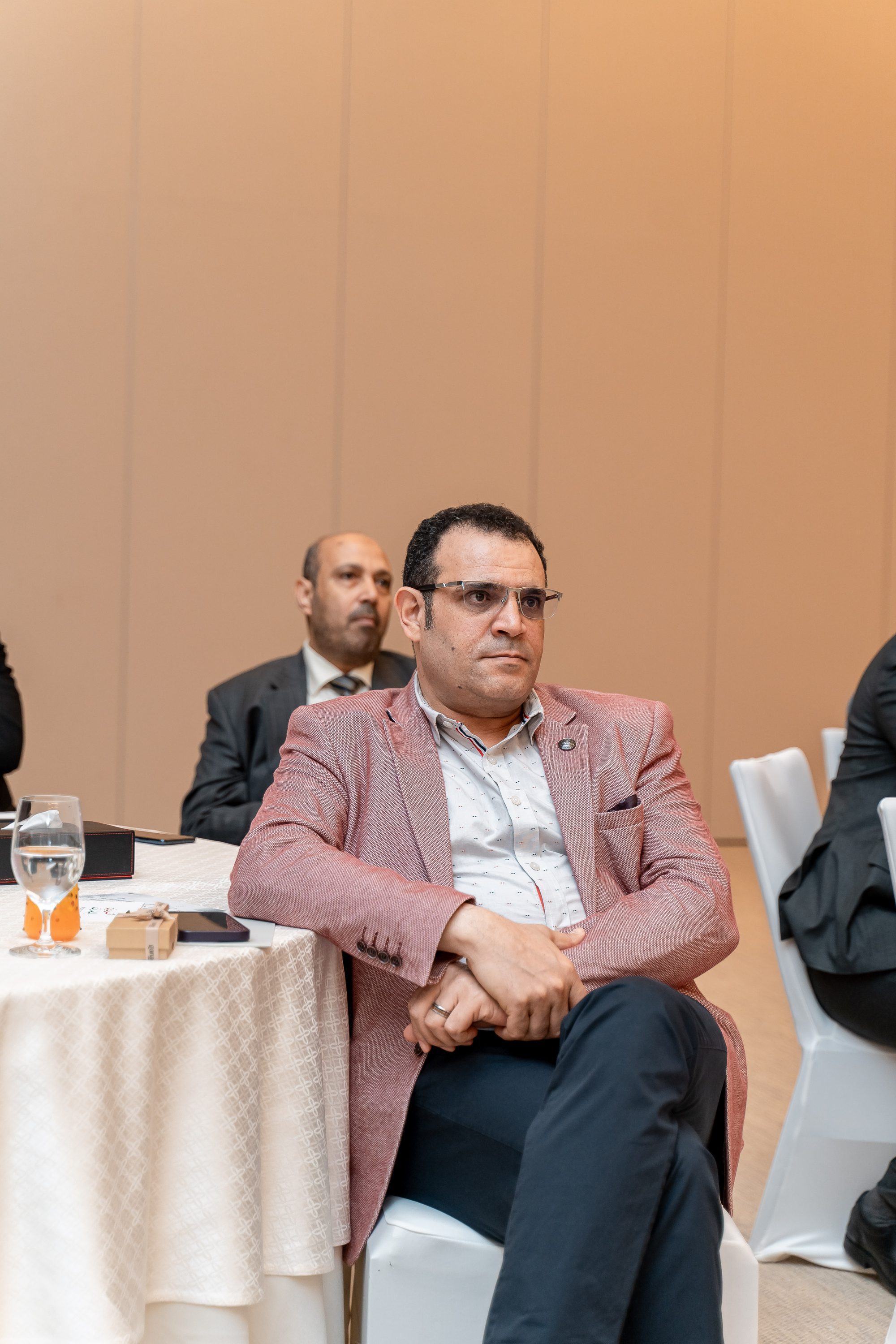 لقاء الموظفين