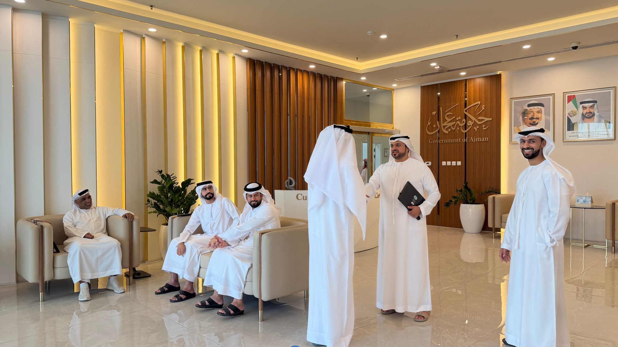 فخورين بالامارات