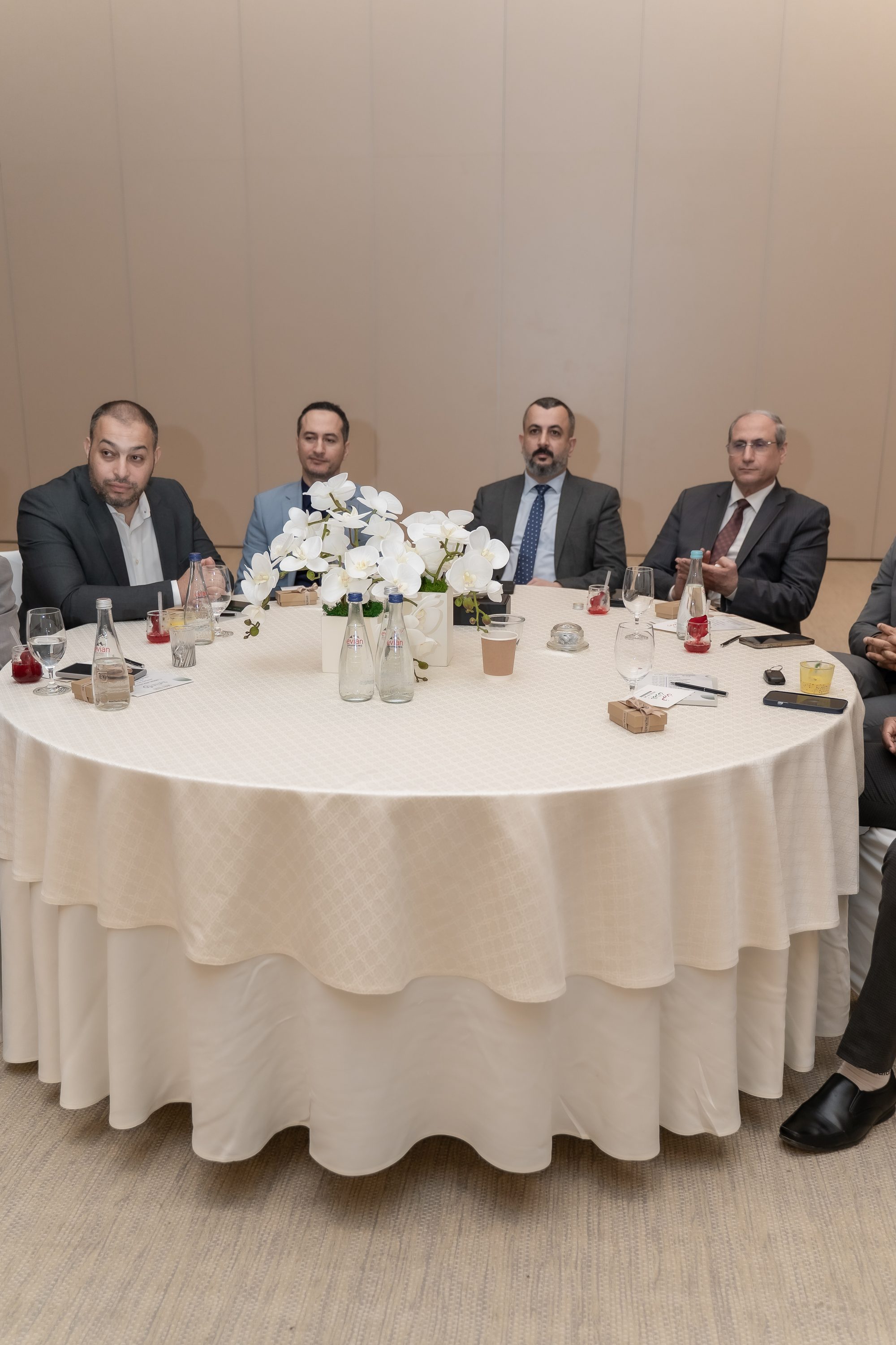 لقاء الموظفين