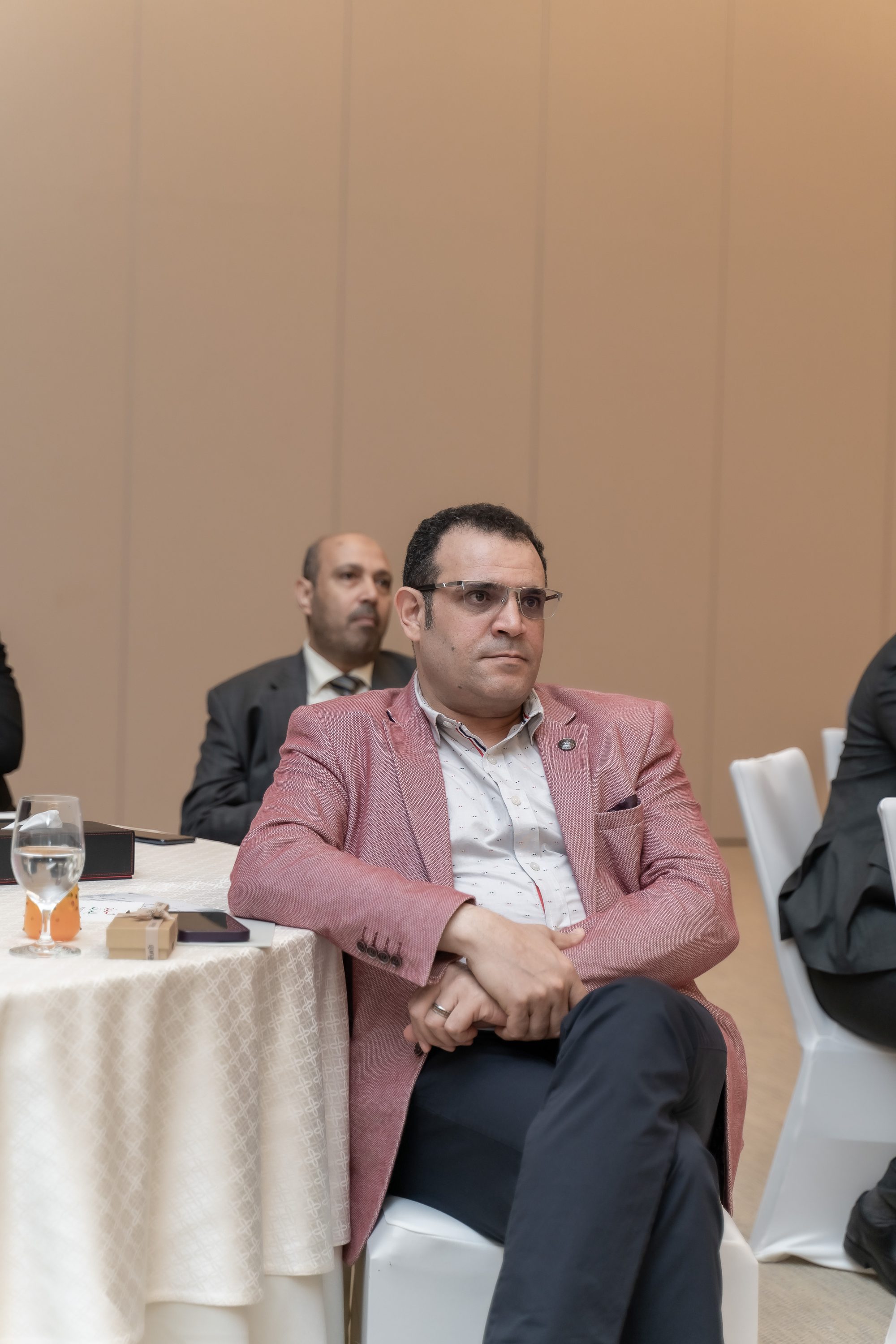 لقاء الموظفين